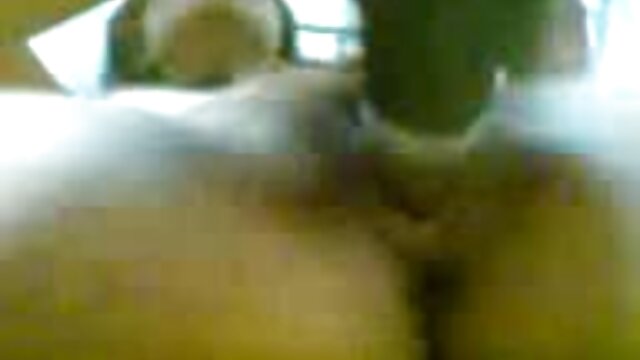 一度に二人のメンバーに奉仕する女の子。 セックス 女性 用 動画