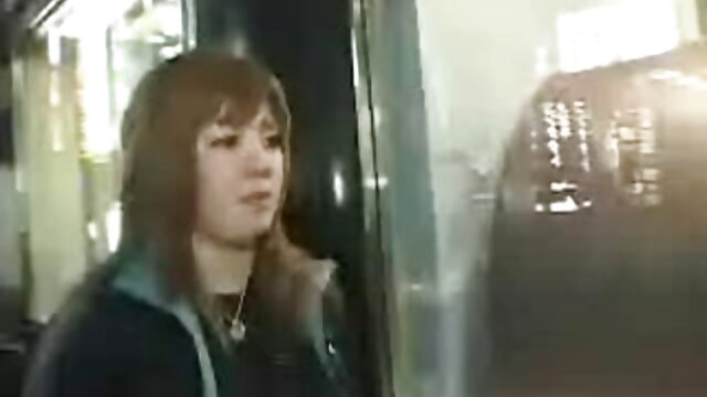 若い金髪ショー大きなお尻ながら立ってオン四つん這い 女性 向け av 無 修正